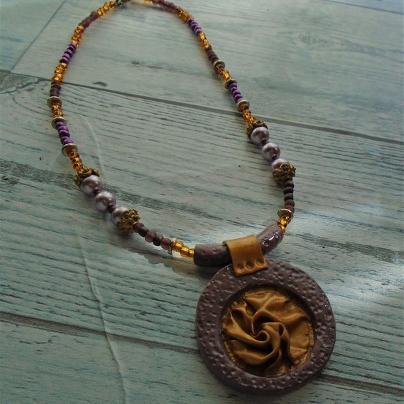 Anus swirl necklace - Picture 1 of 3